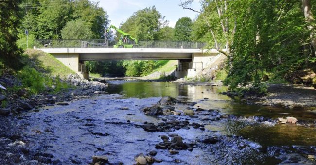 Ersatzneubau als Verbundlösung – Feuerverzinkte Rurbrücke Grünental in Monschau