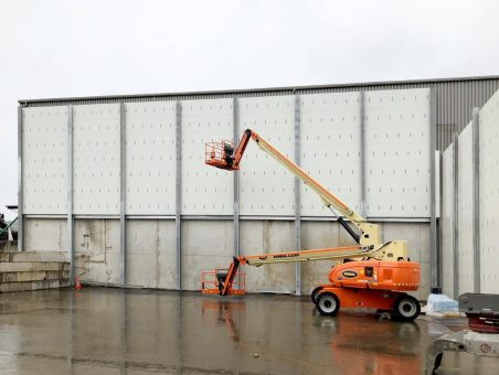 R30-Brandschutz mit „ungeschütztem“, feuerverzinktem Stahl: Praxisbeispiel Brandschutzwände
