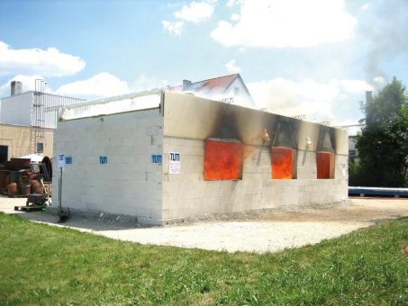 Brandschutz inklusive – Feuerverzinken verlängert die Feuerwiderstandsdauer von Stahl