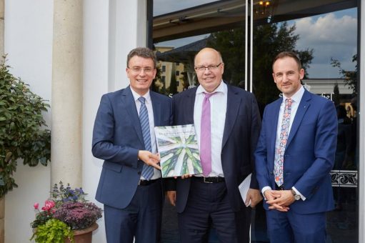 Bundeswirtschaftsminister Peter Altmaier zu Besuch bei der nectanet GmbH