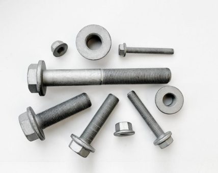 Sortimentserweiterung bei REYHER: Schrauben und Muttern nach MBN