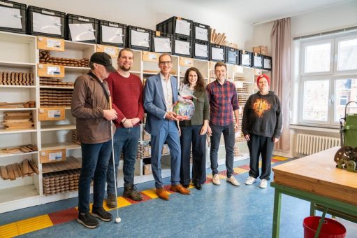 Von Machern für die gute Sache:  Hako-Mitarbeitende spenden für die Diakonie Nord Nord Ost