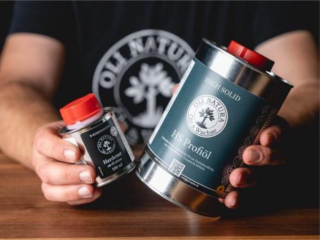 Ein Auftrag. 100 Prozent Festkörper. HS Profiöl von OLI-NATURA.