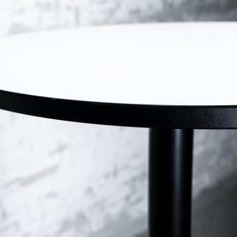 HSBB:mott stellt vor: smarter Stehtisch für professionelle Anforderungen