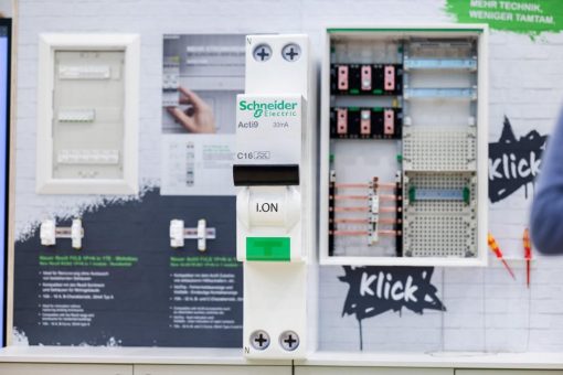 Schneider Electric präsentiert kompakte & platzsparende FI/LS mit Überstromschutz (RCBO) in 1 Teilungseinheit