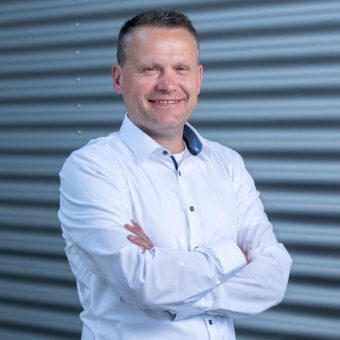 Das tragfähige Doppel: Stellfüße und Blindnietmuttern von Bossard