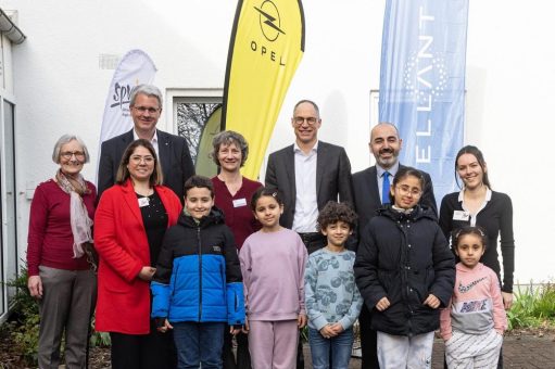 Erfolgreicher Start: Stellantis und SPV eröffnen „Bildungszentrum Berliner Viertel“ in Rüsselsheim