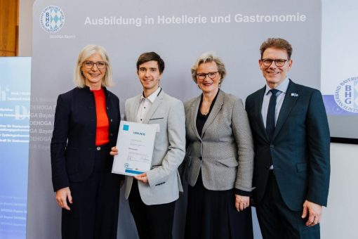 Mario Arnold zum Ausbildungsbotschafter des Schwäbischen Bildungszentrums Kloster Irsee ernannt