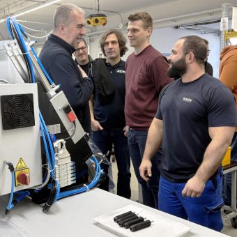 Ja zum Standort Deutschland: ACE Stoßdämpfer GmbH fertigt in Aichwald und Koblenz