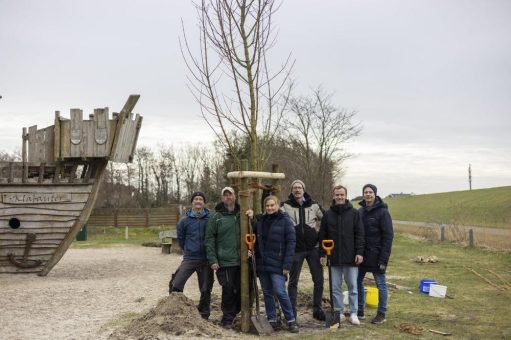 Schattenspender für Spiekeroog: Pflanzaktion des Nordsee-Reisepasses stärkt Klimaanpassung auf der Ostfriesischen Insel