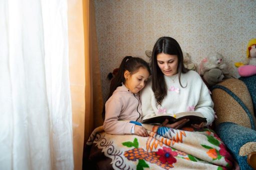 Aktionsbericht: „Weihnachten im Schuhkarton“ erreicht weltweit über zwölf Millionen Kinder und feiert 30 Jahre im deutschsprachigen Raum