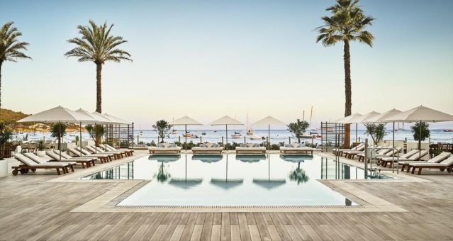 Das Balearische Lebensgefühl erleben im Nobu Hotel Ibiza Bay und Gecko Hotel & Beach Club