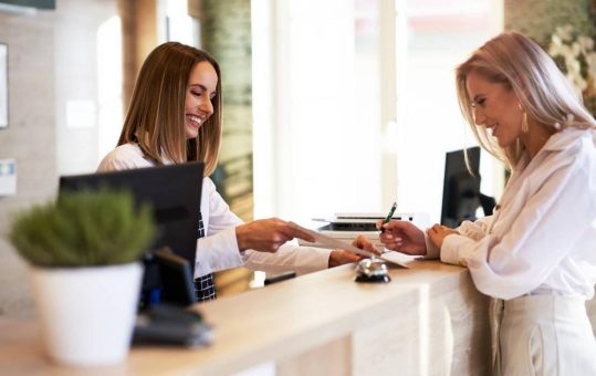 Moderne Hotellerie » reibungsloser Betrieb gelingt mit einer guten Personaleinsatzplanung von ISGUS