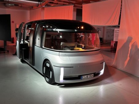 Transparenz für die Mobilität von morgen: Materialien für das Self-Driving Urban E-Shuttle