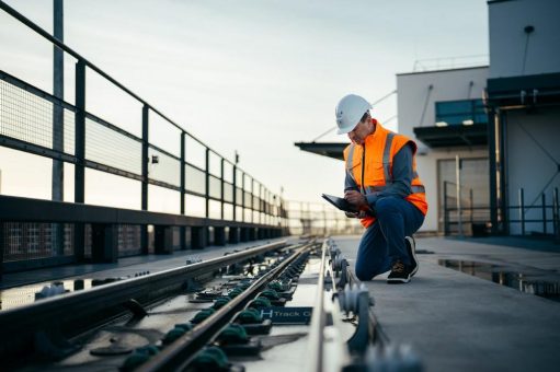 Unternehmensbilanz 2025: TÜV Rheinland wächst weltweit und macht neue Technologien sicher