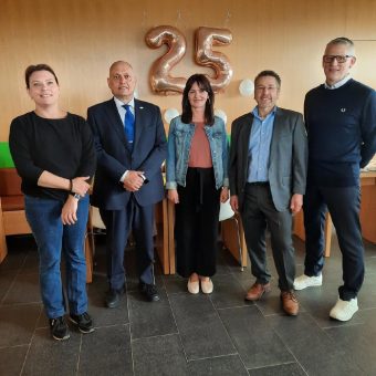 Doppelter Grund zu feiern: Zwei 25-jährige Firmenjubiläen bei der BKK ProVita