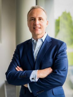 Tauber-Solar eröffnet neuen Standort in München und baut Geschäft im C&I-Segment aus