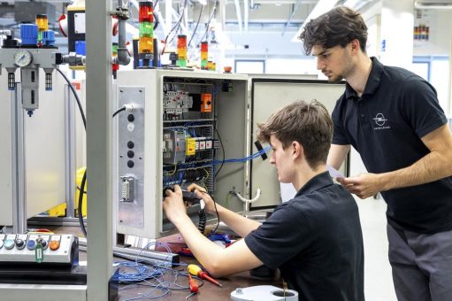 Erneut Branchensieger: Opel ist zum zweiten Mal in Folge Deutschlands bester Ausbilder in der Automobilbranche