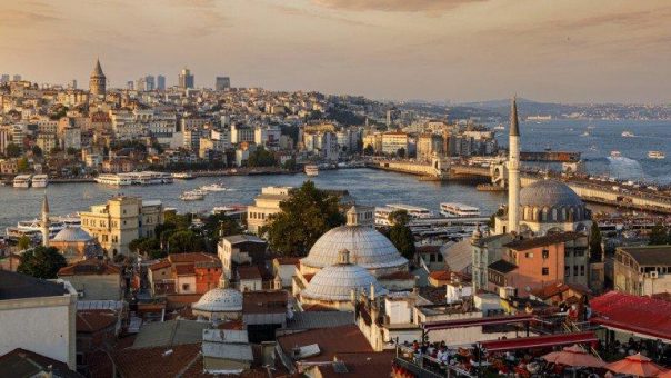 Türkiye: Resilienz wird durch Konflikt im Nahen Osten und schwache Liquidität auf die Probe gestellt