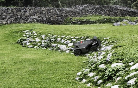 „Lawn Care“ bei Mährobotern: TÜV Rheinland entwickelt neuen Standard