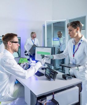 Backup. Firewall. MFA. Und dann? Wenn Recovery scheitert, zählt professionelle Datenrettung