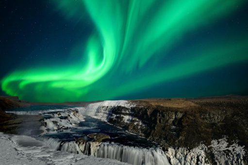 Nordlichter, Eisberge und heiße Quellen: Winterurlaub im Norden