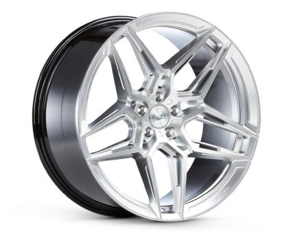 Barracuda und Cor.Speed auf der Tuning World Bodensee: SenZZo – Premiere und Messerabatt