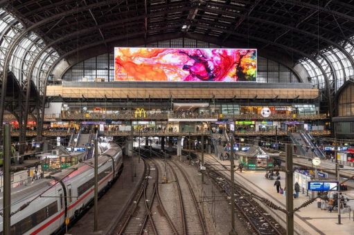 Kunst im öffentlichen Raum neu gedacht: Artcrush stärkt kulturelle Präsenz auf digitalen Außenmedien in Deutschland in einer Kooperation mit Ströer SE