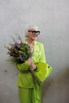 München: CAPAROL und CAPAROL ICONS strahlen am Kunstwerk der international renommierten Künstlerin Morag Myerscough