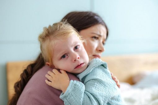 Tod und Trauer bei Kindern: offener Umgang der Eltern mit dem Thema ist besser als Schweigen und Stigmatisieren