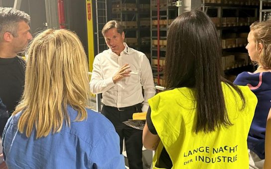 Nachts in der Lagerlogistik: Besuch bei REYHER zur Langen Nacht der Industrie in Hamburg
