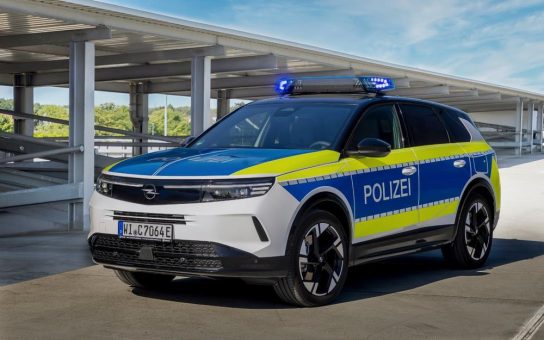 Top-SUV für den Polizeidienst: Mit dem Opel Grandland auf Streife