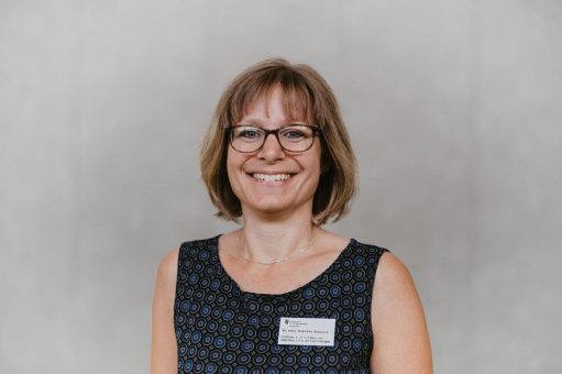 Dr. med. Rebekka Schwarz folgt Prof. Dr. med. Jochen Gehrmann als Chefärztin