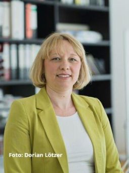 Deutsche Alzheimer Gesellschaft zum Welttag gegen die Misshandlung älterer Menschen: Schutz statt Tabu!