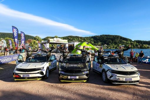 Ioan Lloyd feiert ersten Sieg im ADAC Opel GSE Rally Cup