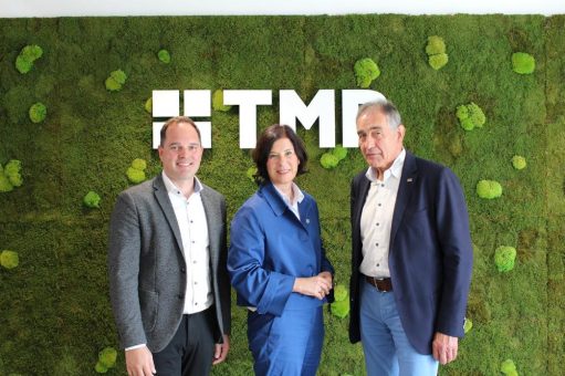 Wirtschaftsministerin Colette Boos-John besucht Fensterhersteller TMP in Bad Langensalza