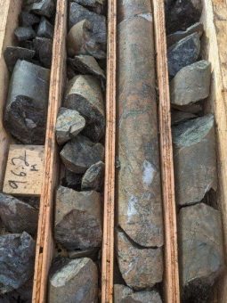 Star Copper führt eine bezirksweite Kampagne mit ersten Bohrungen auf Star East durch und kehrt zu Copper Creek zurück
