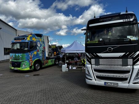 Ein Highlight für Kinder – Volvo Trucks mit bunter Sattelzugmaschine bei „A Happy Day of Life“
