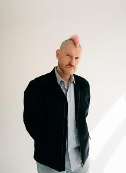 Sascha Lobo spricht beim NEW bauhaus Festival in Weimar