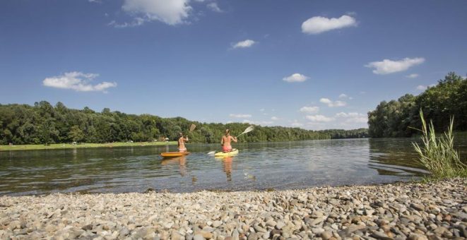 Badeseen im Dillinger Land: Was gehört in die Sommertasche?