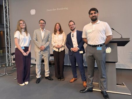 Forschung im Bundestag: HsH-Studierende präsentieren ihre Abschlussarbeiten in Berlin
