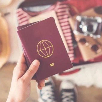 Ultraschallzahnbürste auf Reisen: 7 Tipps für optimale Pflege und Mundhygiene unterwegs