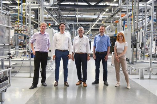 CDU-Haushälter Christian Haase zu Besuch bei Stiebel Eltron