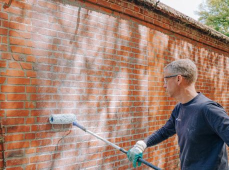 PFAS-frei formulierter Fassadenschutz