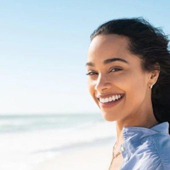 Zahnhygiene im Sommer: Typische Probleme und wie du deine Zähne durch die heiße Jahreszeit schützt