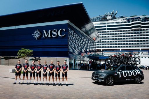 MSC Cruises begrüßt Tudor Pro Cycling an Bord der MSC World Europa vor dem Grand Départ der Tour de France
