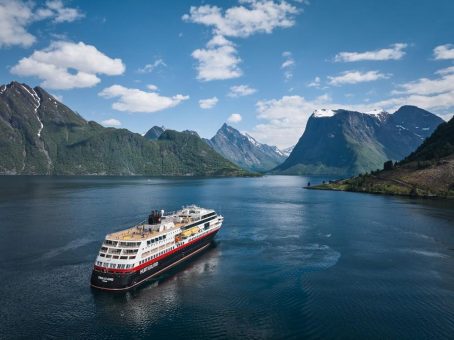 Neue Reise-Kombinationen für die legendäre Postschiffroute