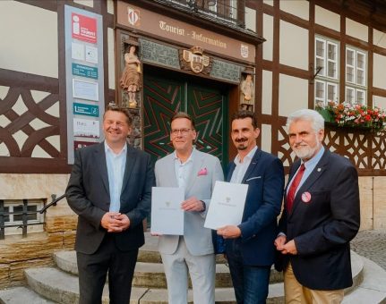 Ministerpräsident Sven Schulze übergibt GRW-Fördermittel für den Umbau der Tourist-Information Wernigerode