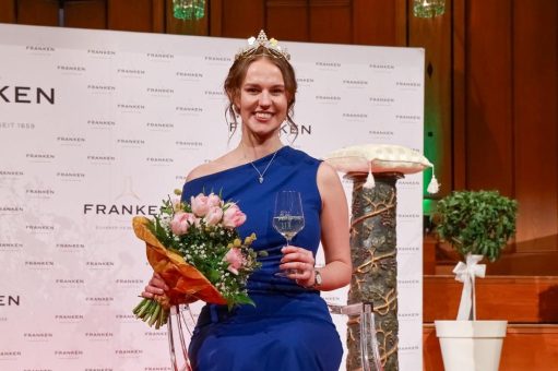 Angelina Seiler ist die 68. Fränkische Weinkönigin!