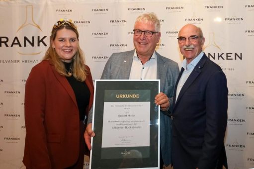 Fränkischer Weinbauverband verleiht Silbernen Bocksbeutel an Robert Haller